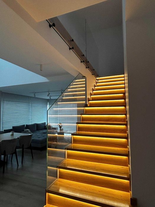 Schody drewniane trepy podesty blaty jesion dąb buk Producent