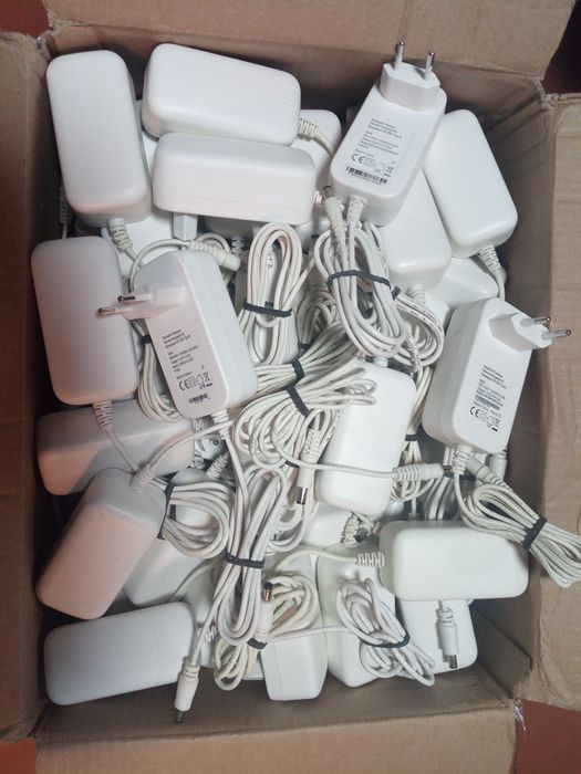 Електрошрот лот 3 шт Deutsche Telekom блок живлення 12В 12V 2.5А 30W