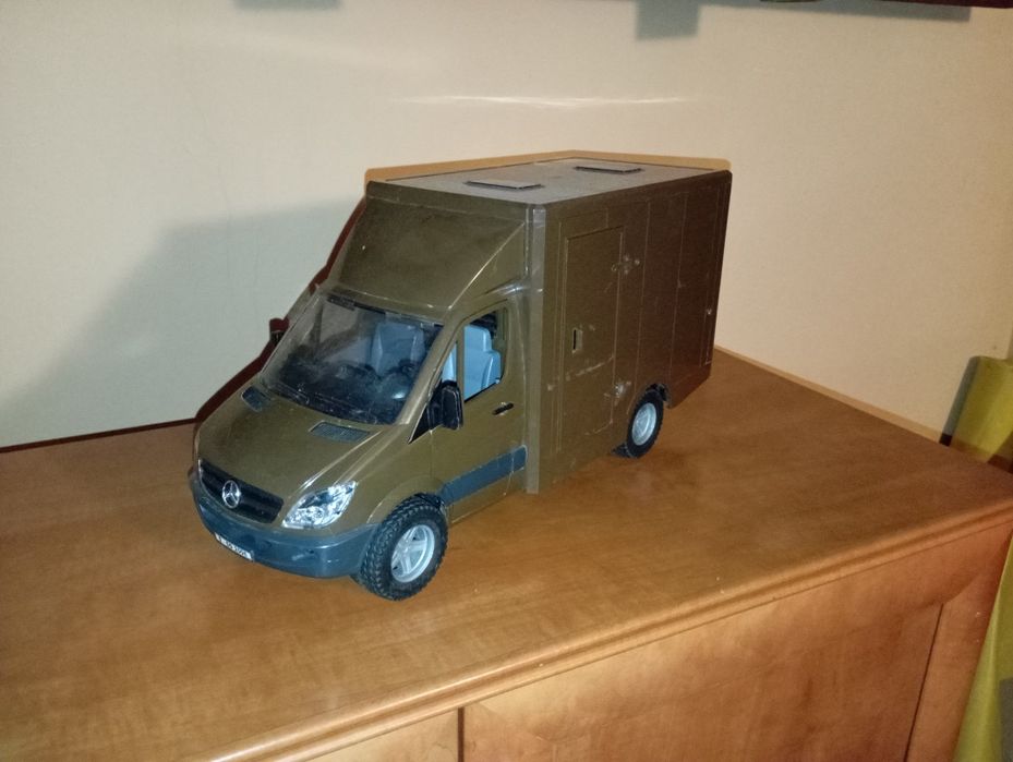 Bruder Mercedes sprinter kurier UPS