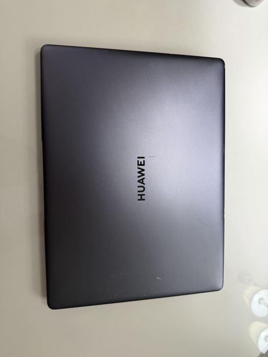 Huawei MateBook 13 – Ryzen 5 | 8 GB RAM | SSD 512 GB