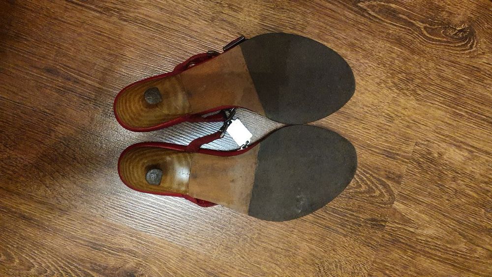 Шлёпанцы каблук-рюмочка