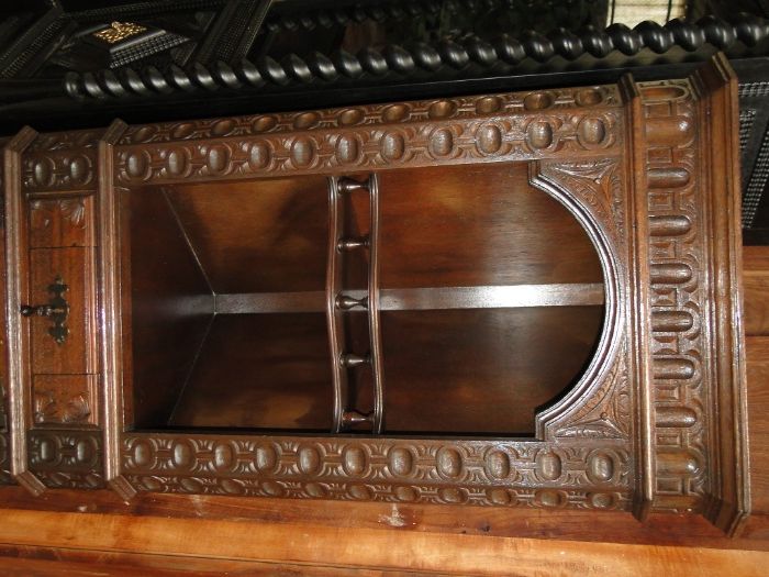 Móvel de canto em madeira trabalhada - óptimo estado