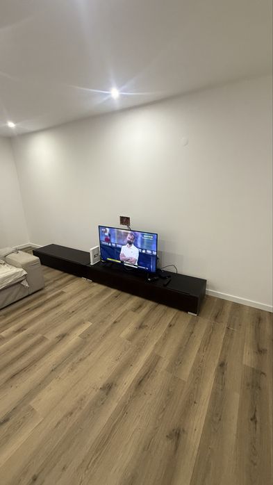 Sala completa em madeira maciça