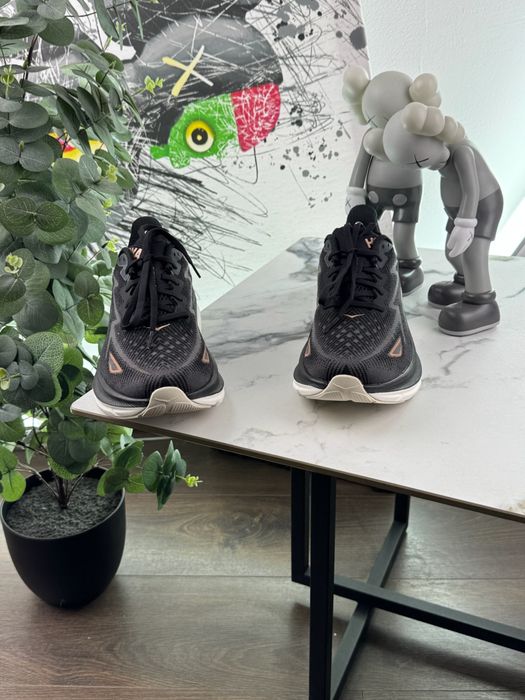 Кросівки Hoka Clifton 9 42 розмір Е13087