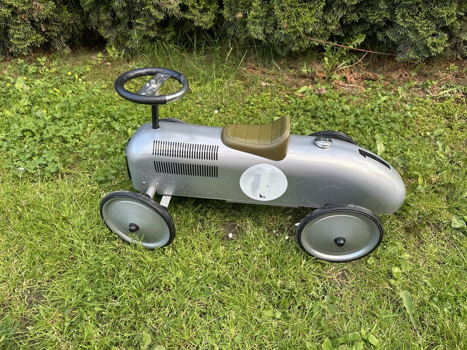Metalowy jezdzi , Formuła