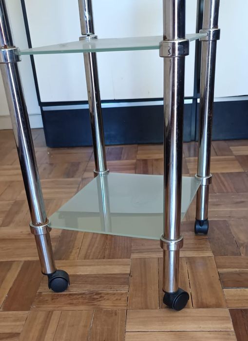 Movel de Apoio com 3 Prateleiras em Vidro Fosco