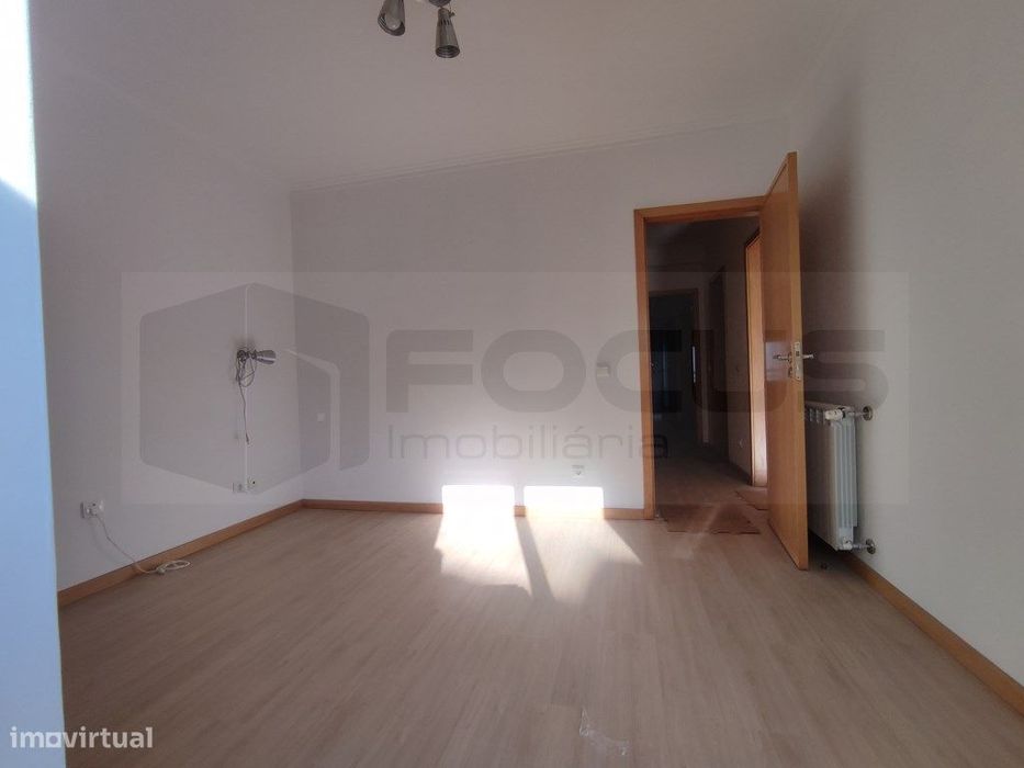 Apartamento T2 para arrendamento - Esgueira / Aveiro