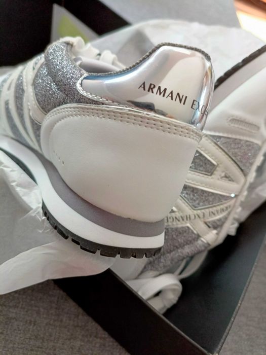 Oryginalne Armani Exchange buty sneakersy damskie białe srebrne