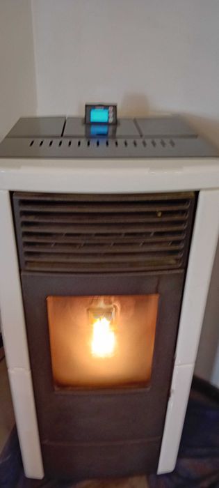 Piec . piecyk na pelet , 8 KW , firmowy Ravelli