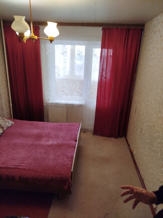 Здаю дві кімнати у 3- кімнатній квартирі на Виноградарі без господаря