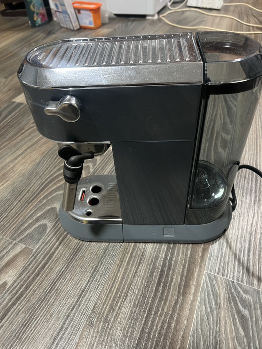 Рожковая кофеварка DeLonghi EC 785