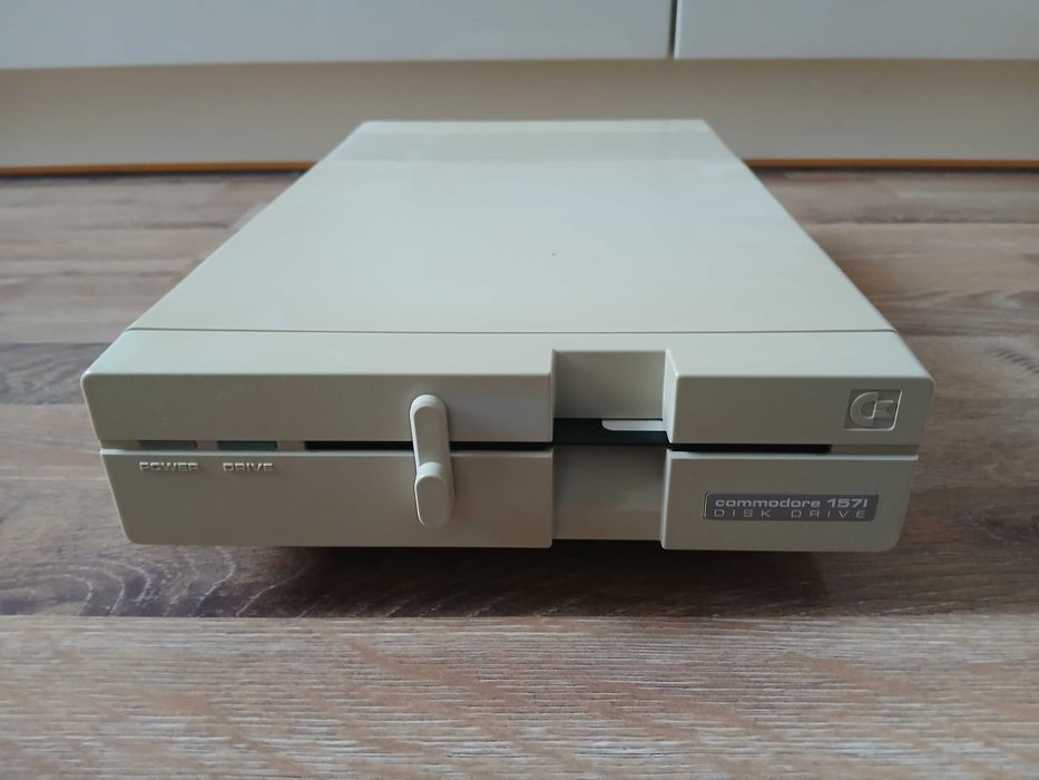 Commodore 1571 disk drive sprawna