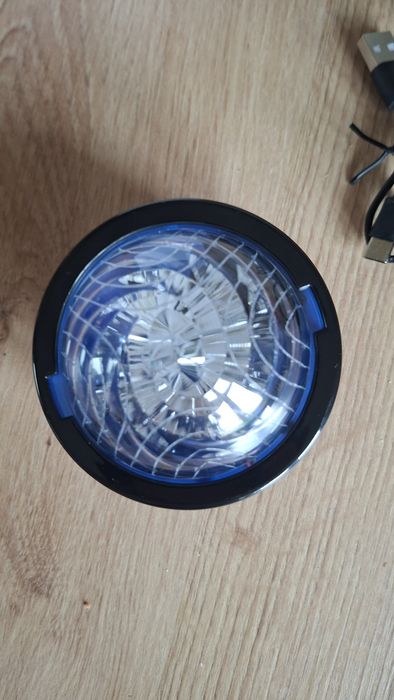 Lampka nocna LED RGB z pilotem i trybami świecenia