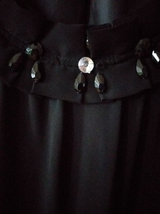 Czarna sukienka wizytowa 44