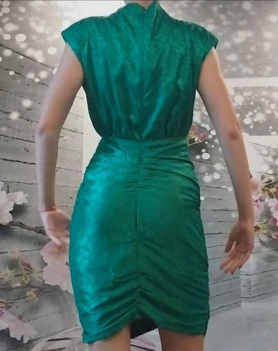 Sukienka biurowa Nasty Gal