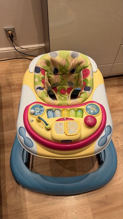 Chodzik Chicco Dj