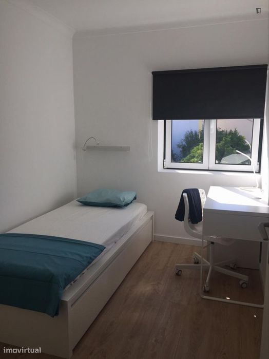 Quarto - localizado em Setubal