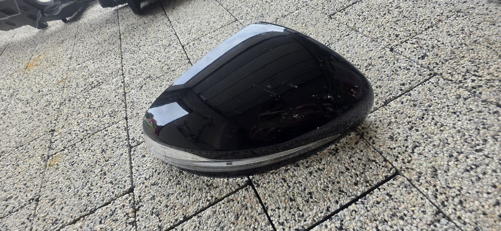 Lusterka PRAWE MERCEDES W167 OBUDOWA KIERUNEK EUROPA 697606AA