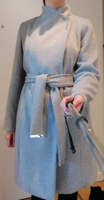 Szary płaszcz jesienny Mohito 38 wiązany