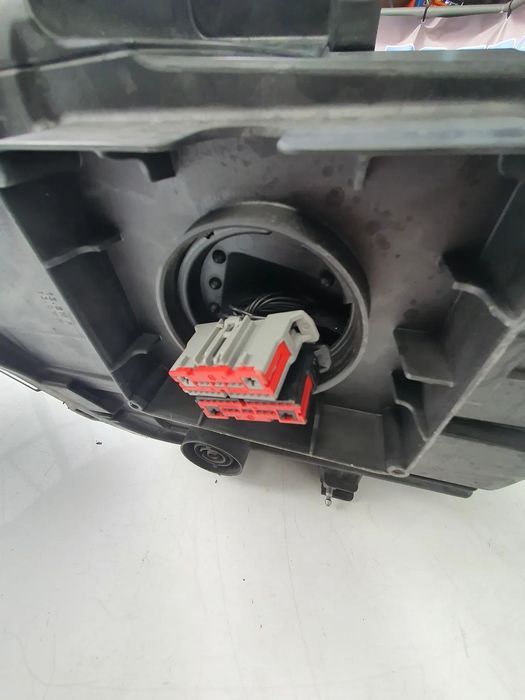 FAROL DIREITO LED FORD PUMA/L1TB13E014LA/APOIO PARTIDO/SEM BALASTROS