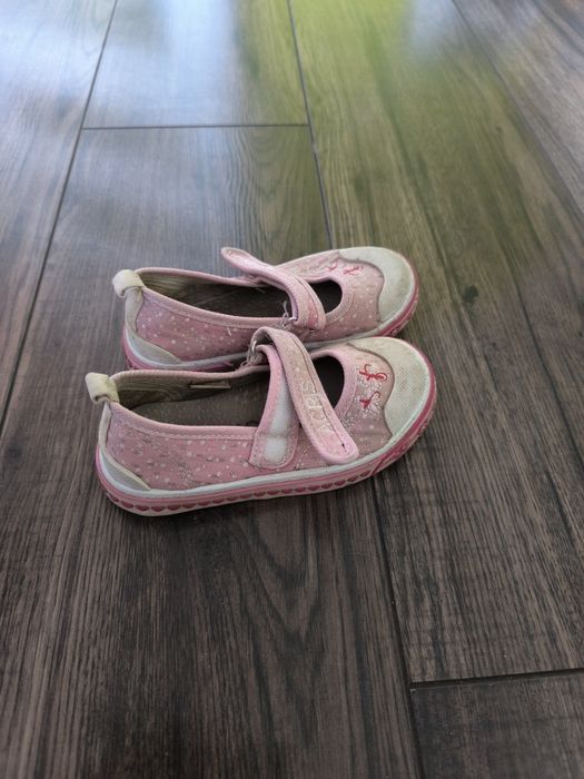 Buty na płaskim obcasie dla dziewczynki rozm 25