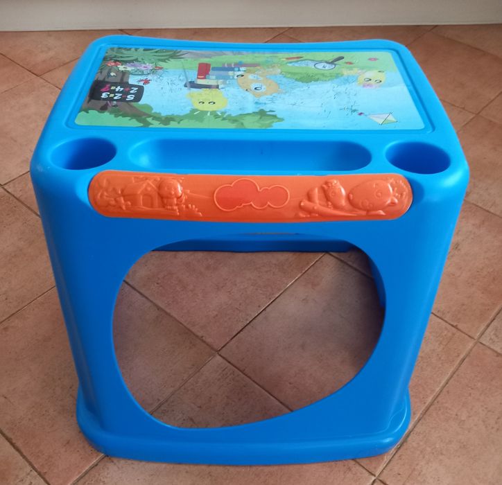 SECRETÁRIA EM PVC,CRIANÇA PINTAR.Casa,Quarto,Sala,Cozinha,Infantário.