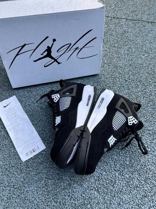 Jordan 4 Retro White Thunder R.43