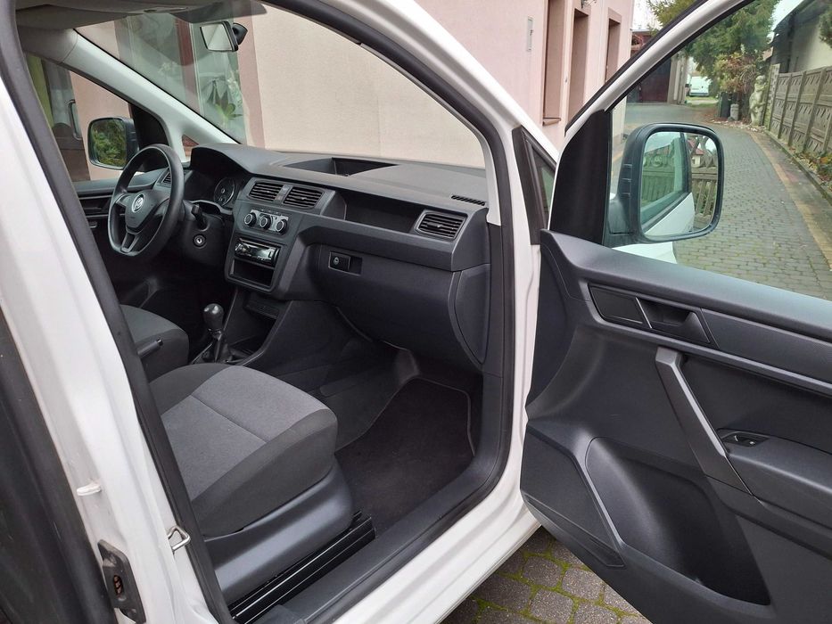 Śliczny Volkswagen Caddy Long 2017 Rok