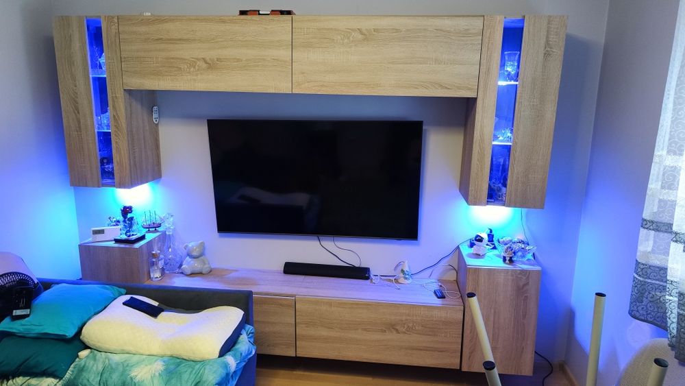 Komplet mebli z ledami