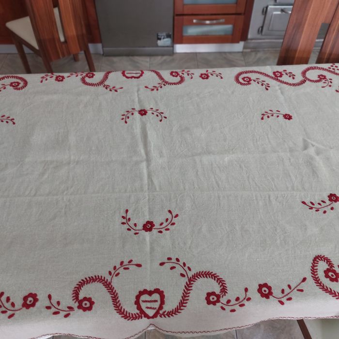 Toalha bordado a mão tecido em linho