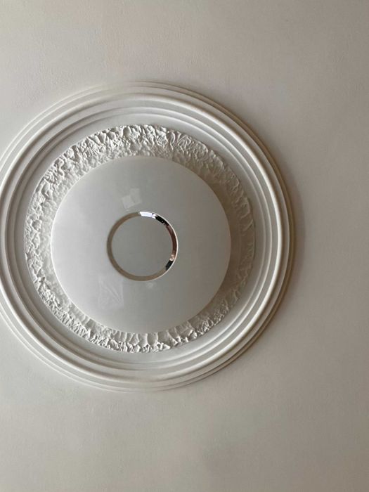 Decoração Elegante para Casa – Quadro, Espelhos e Candeeiros de Teto