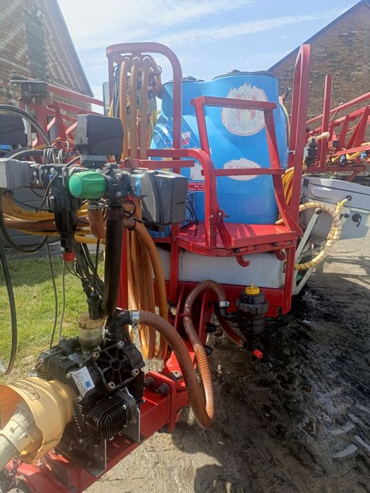 Opryskiwacz polowy biardzki 2200l 15m