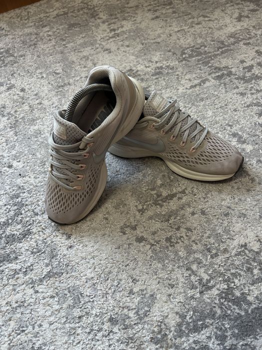 Кросівки жіночі Nike Air Zoom Pegasus 34