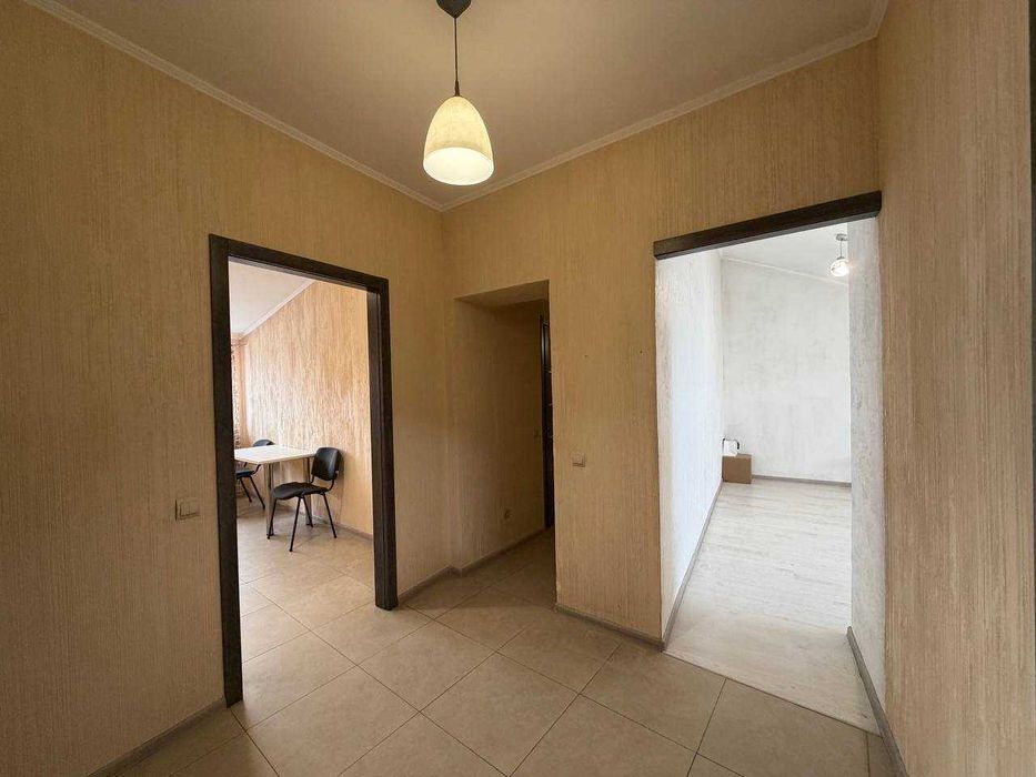 Продаж 4 кім квартири з ремонтом. Центр)