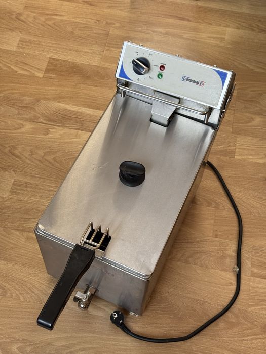 Frytkownica Frytownica Frytura Casselin 10L 2800W mocna z kranikiem