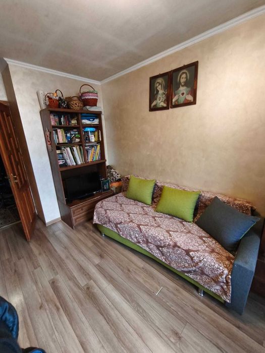 Продаж 2-к. квартири з ремонтом 35.5/29.5/6м² м.Винники 46999$