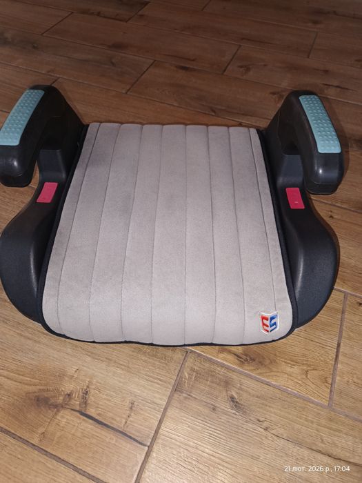 Бустер (автокрісло)