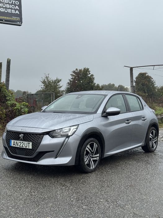 Peugeot e-208