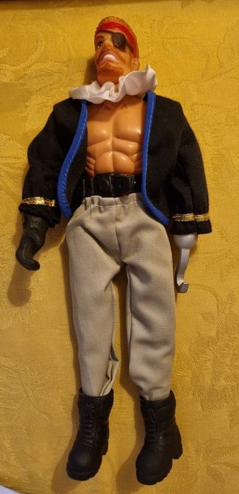 Pirata  com pala e  gancho