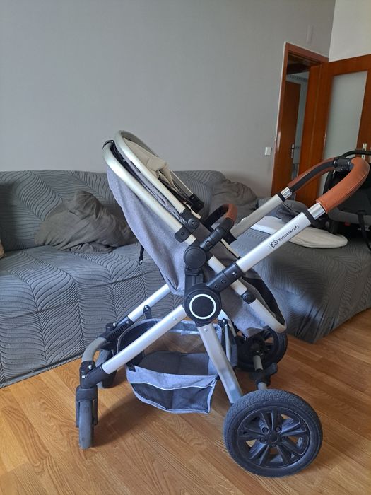 Carrinho bebé 3 em 1