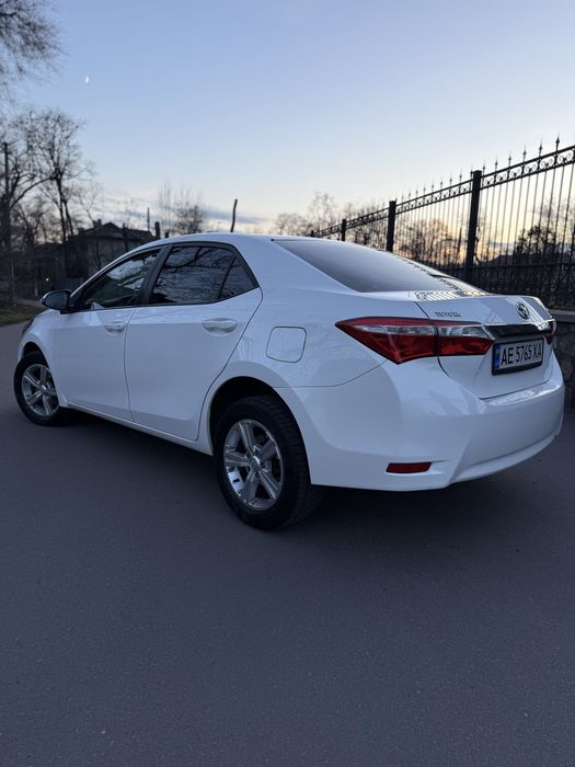 Toyota corolla 1.6 Автомат симейная машина