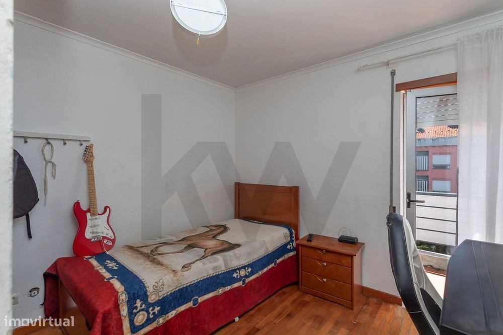 T3 com Varanda e Excelente Luminosidade | Amadora