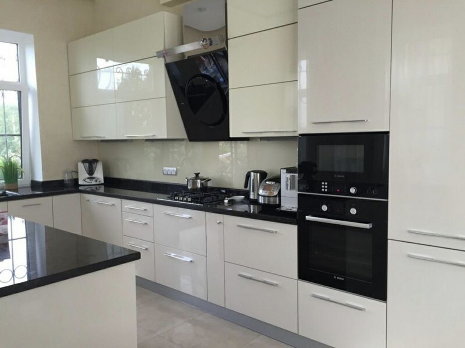 Недорогая кухня от 15000 за метр.погон.