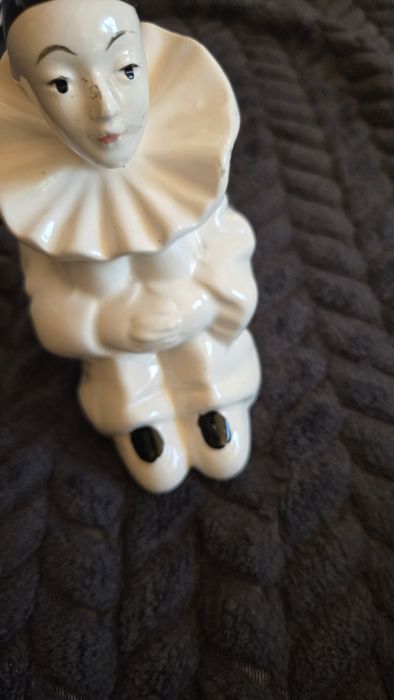 Ceramiczna figurka Pierrot.
