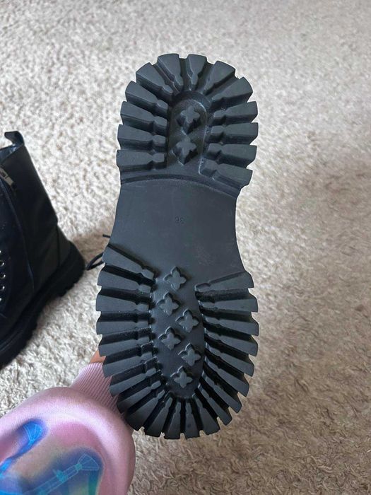 Жіночі зимні черевики