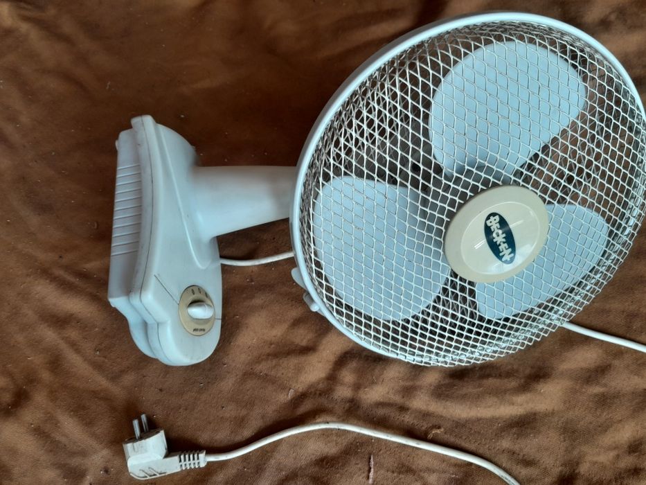 Ventilador pequena a funciona duas velocidades giratória