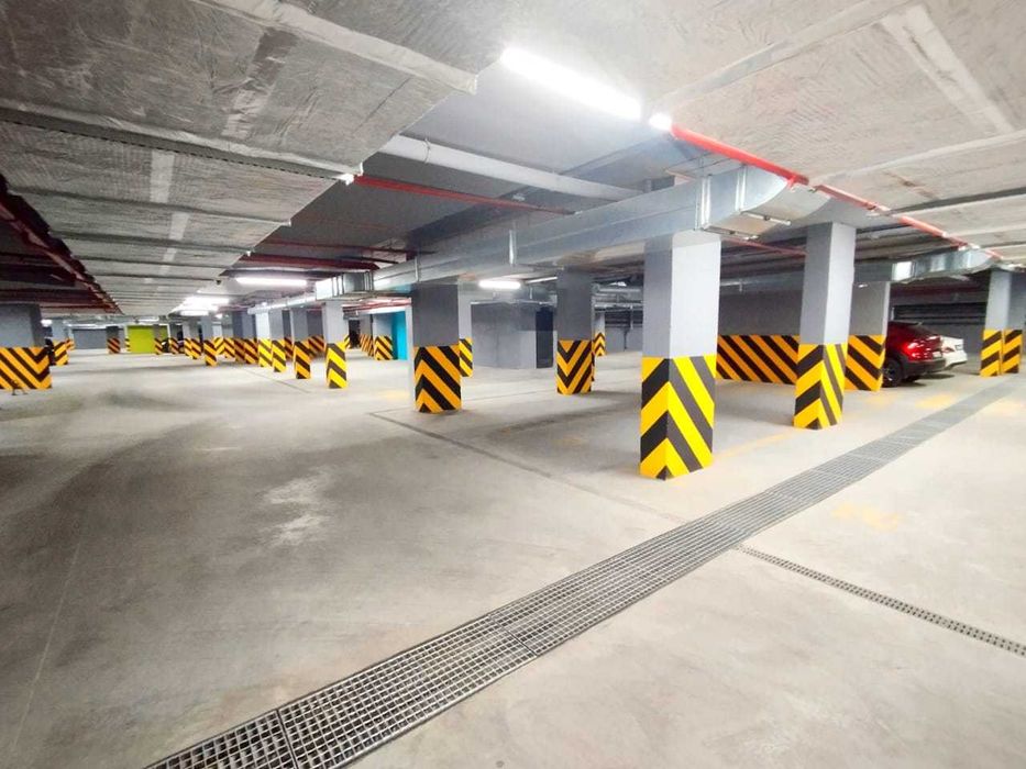 Паркомісце для вашого авто в ЦЕНТРІ . ЖК Авторський.