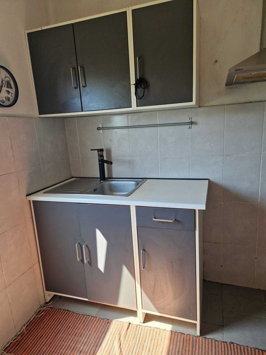 Móvel de cozinha com pio em Barcelos