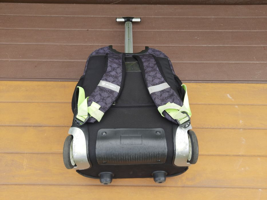 Plecak na kółkach wysuwaną rączką paso