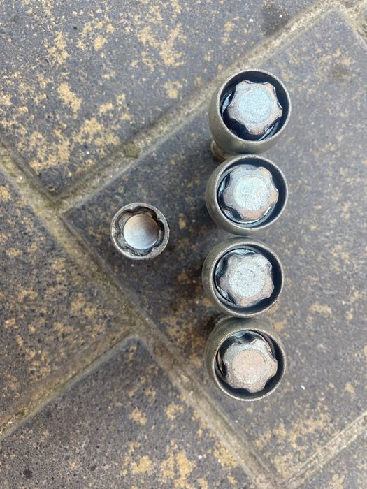 Сккретки з BMW F 30